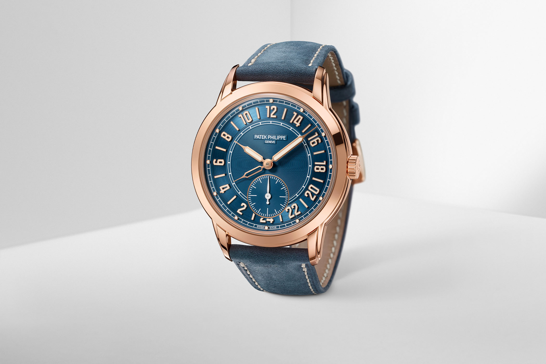 Patek Philippe is expanding its range of travel watches and complications for everyday use with a new Calatrava model equipped with the Travel Time dual time zone function and distinguished by its 24-hour display.