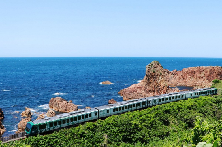 Explore Japan’s Coast Glory on the Buna Train