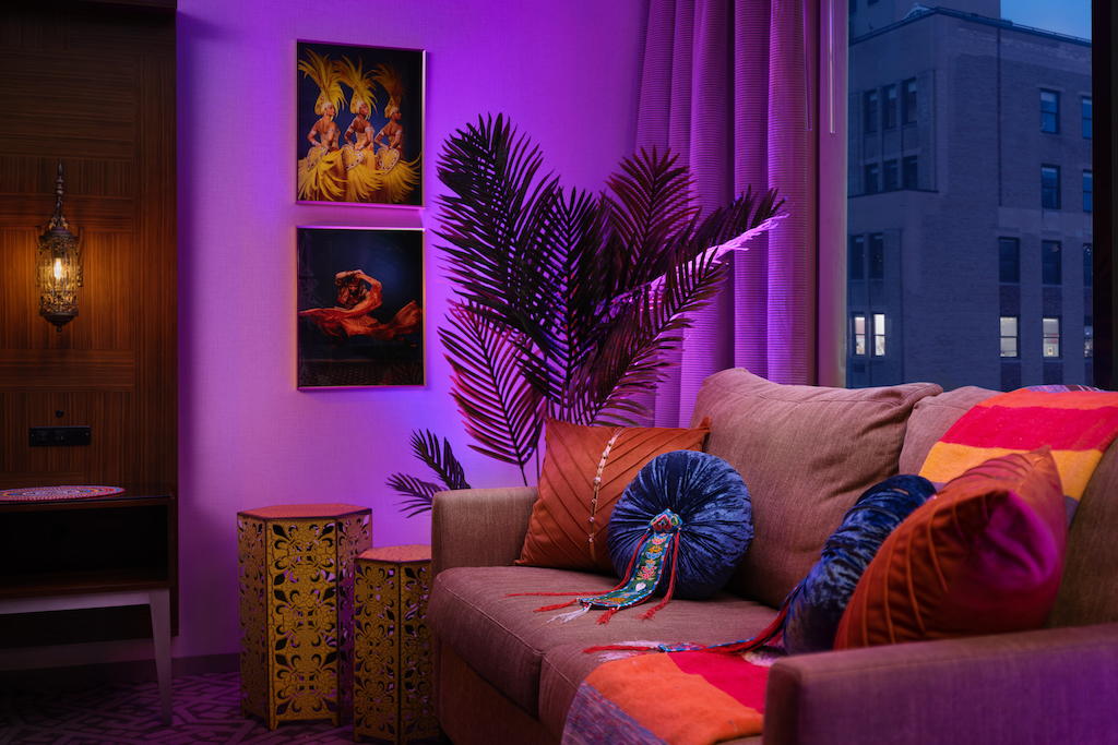 With summer travel in full swing in the US Hilton New York Times Square has unveiled an magical Aladdin's Times Square Palace suite.