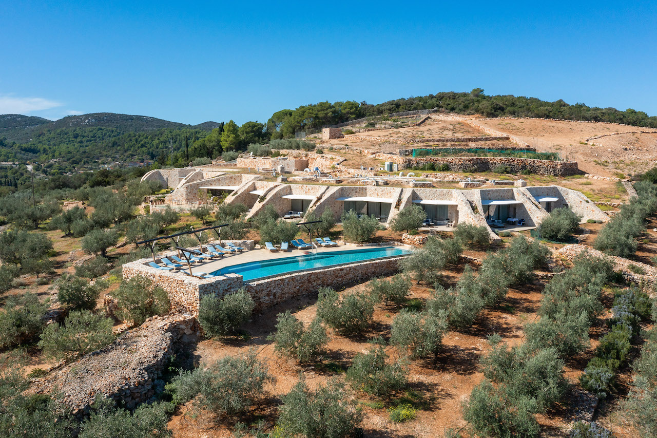 Adore olives and olive oil? Then check into Villa Nai 3.3 and you can join their September olive harvest…