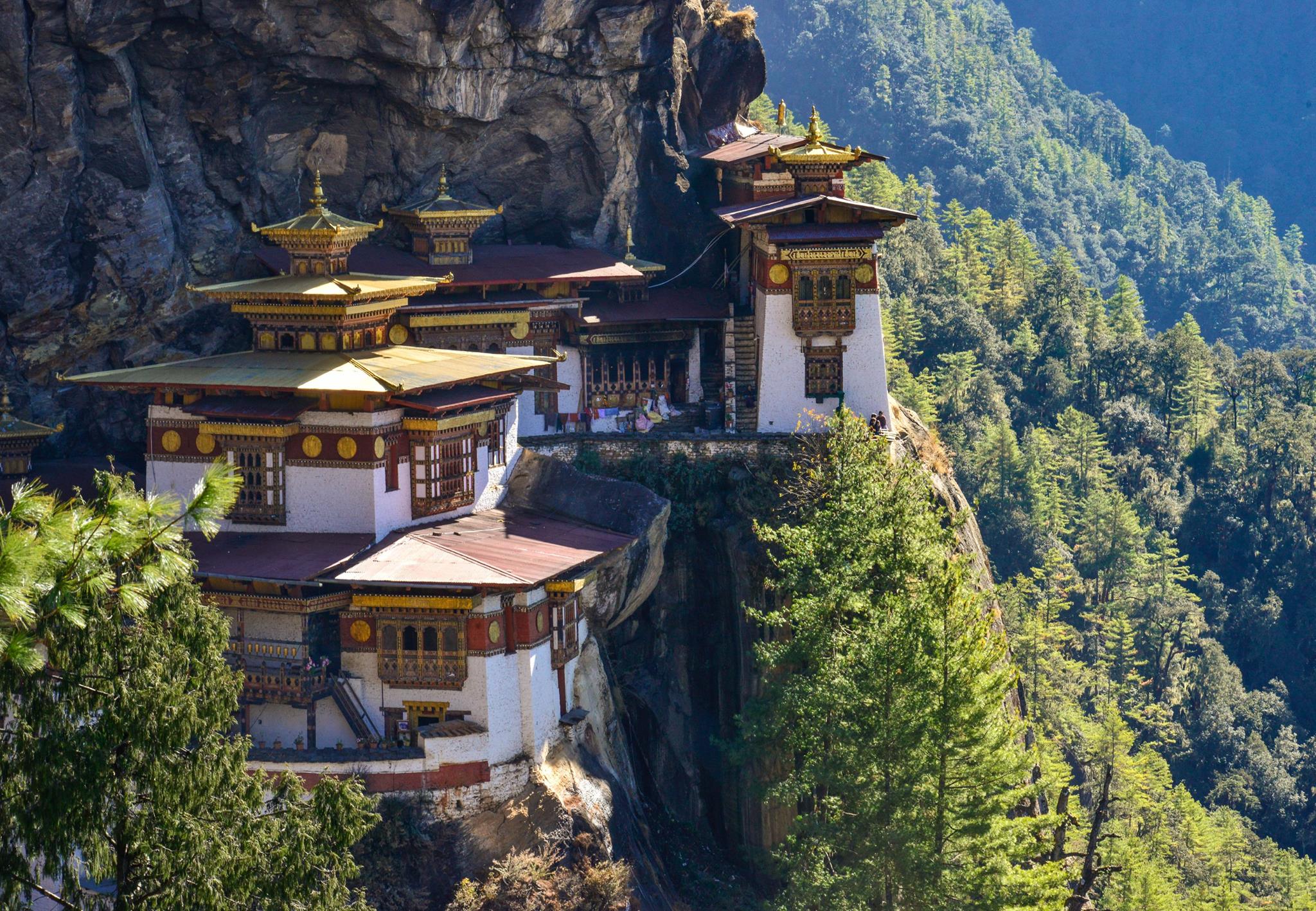 Nestled between two gigantic neighbours, Bhutan is a majestic, serene and beautiful Himalayan kingdom where prosperity is measured in happiness. 
