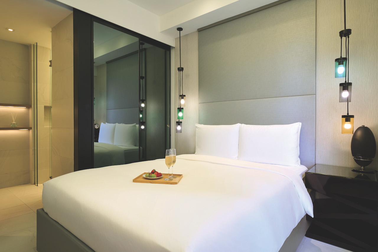 Located just off bustling Orchard Road, Oakwood Studios Singapore offers a refined serviced apartment experience in the heart of the Lion City.