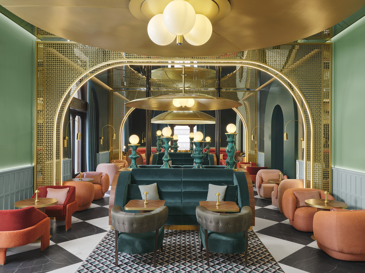 The new W Budapest combines visionary design, eclectic gastronomy and a socially driven spirit drawn from the cosmopolitan capital.  