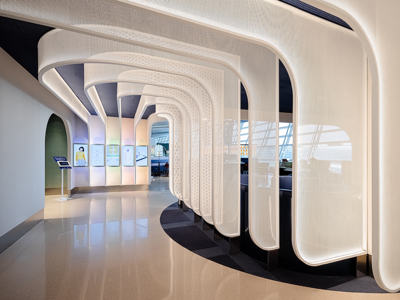 The oneworld alliance has opened its first dedicated lounge at Incheon International, offering a luxurious departure for partner airline guests. 