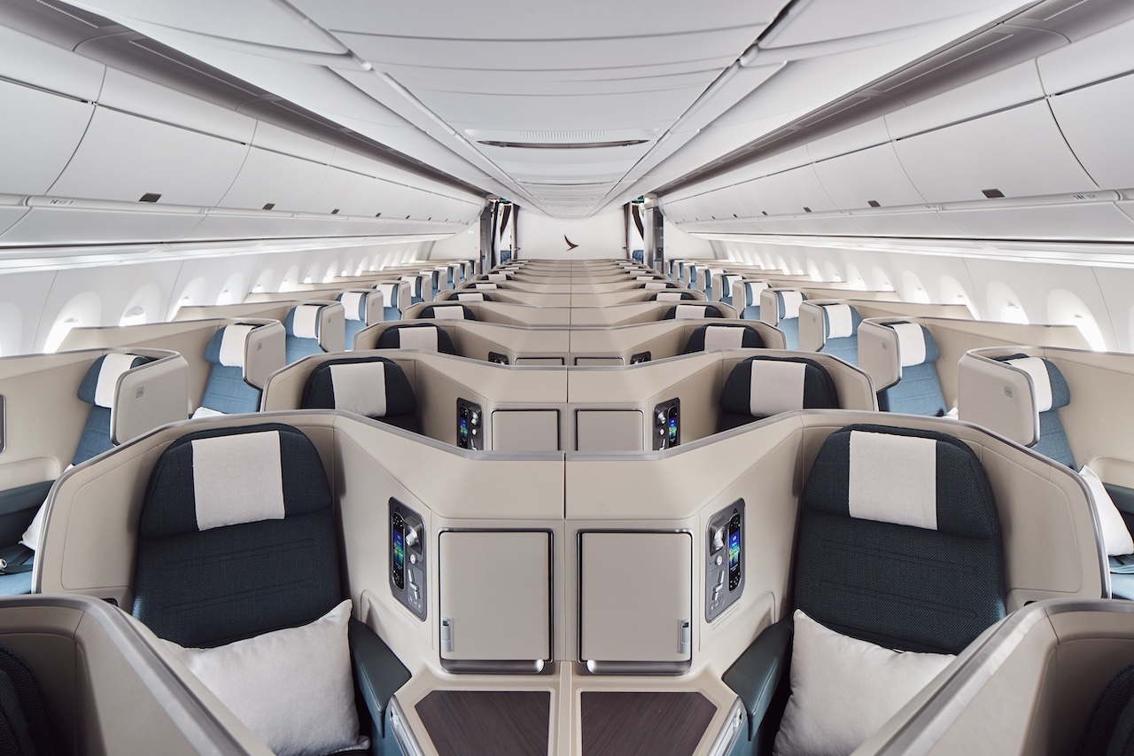 We review Cathay Pacific's A350 long-haul business class on a recent flight between Hong Kong and Seoul.