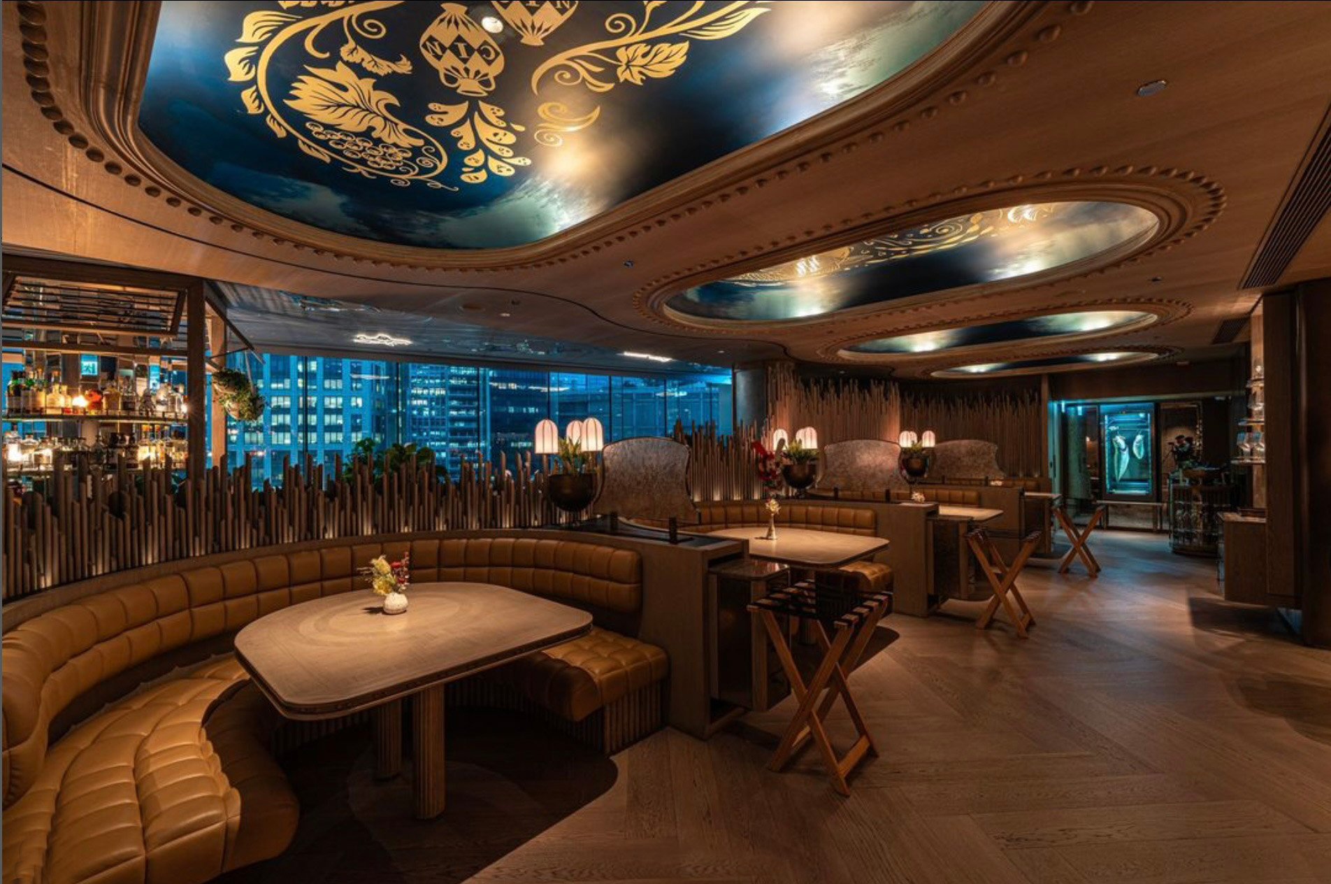 Welcome to our two-Michelin-starred Italian omakase. Award-winning chef Paulo Airaudo honours seasonal ingredients with unexpected flavour combinations and consistent cooking techniques – all while approaching fresh fish and shellfish with a modern Italian soul. Among the best Italian restaurants in Hong Kong, this is the perfect destination for a remarkable dining experience.