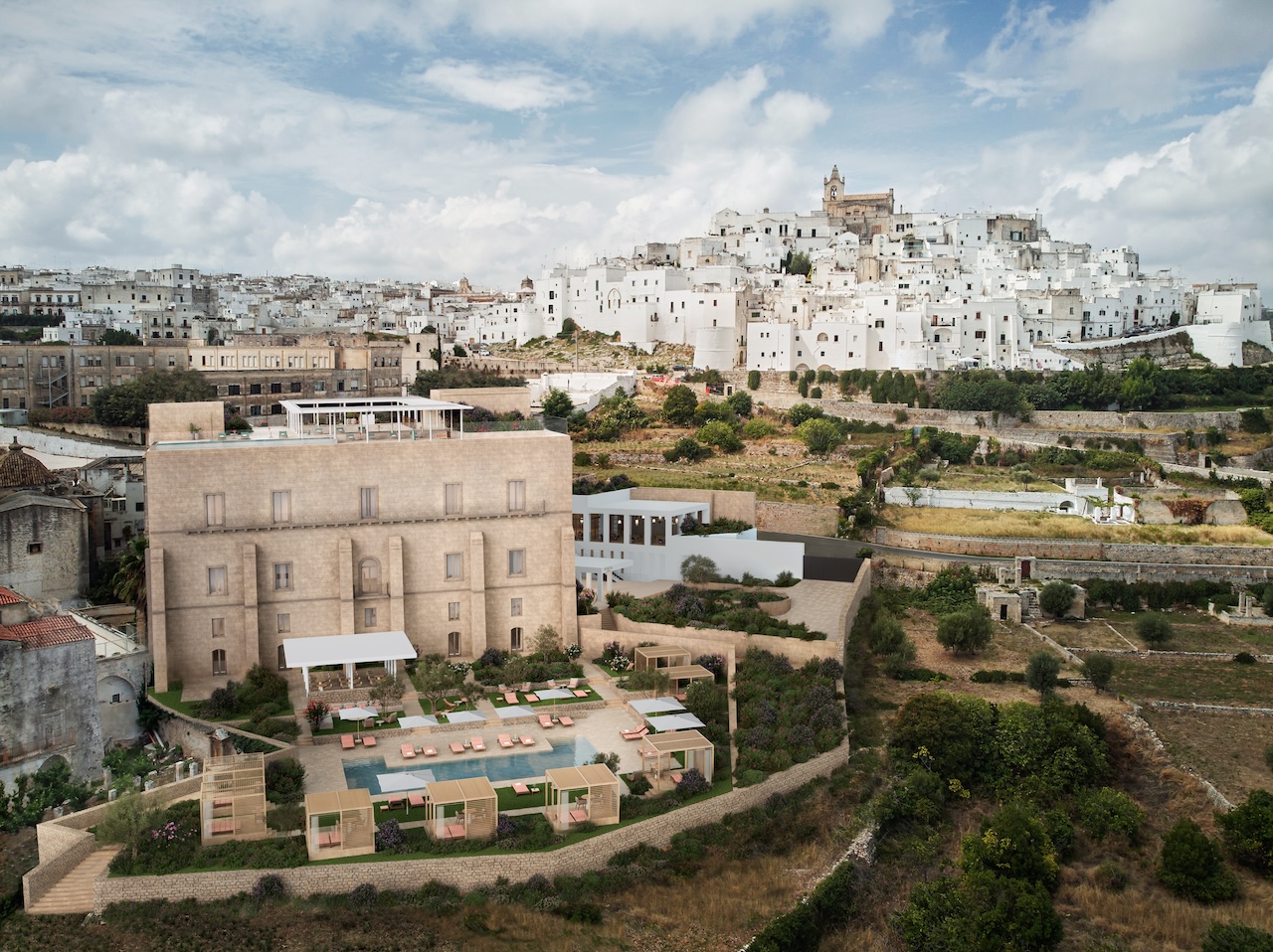 Headed to Italy this summer? You might want to check out the stunning new Vista Ostuni boutique hotel set in the ‘White City’ of Ostuni.