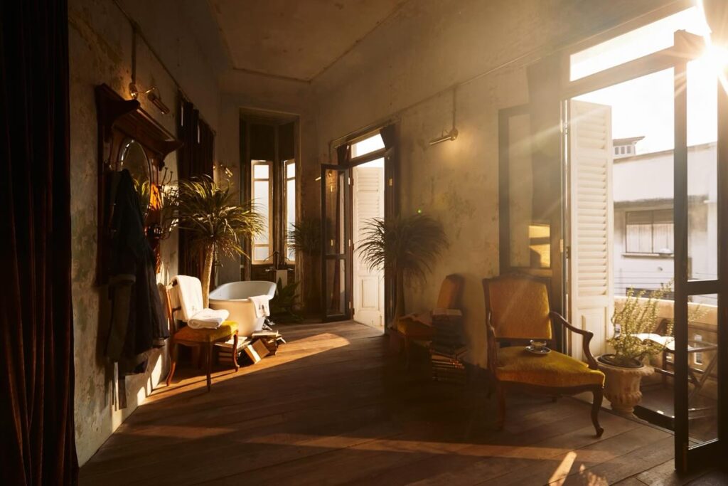 The Mustang Blu Hotel