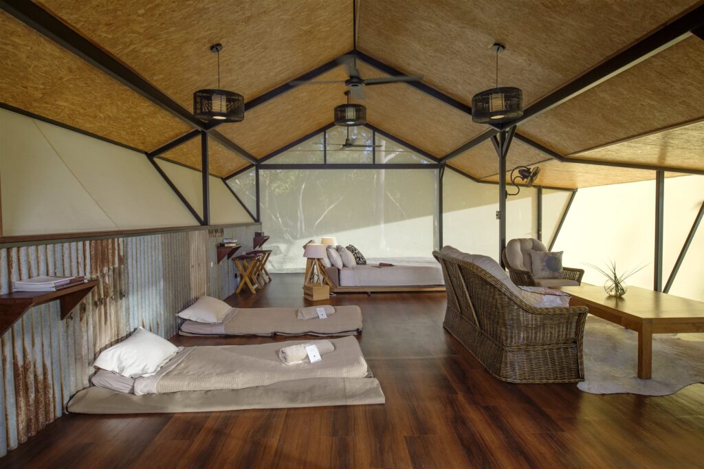 Bamurru Plains Kingfisher suite bedroom