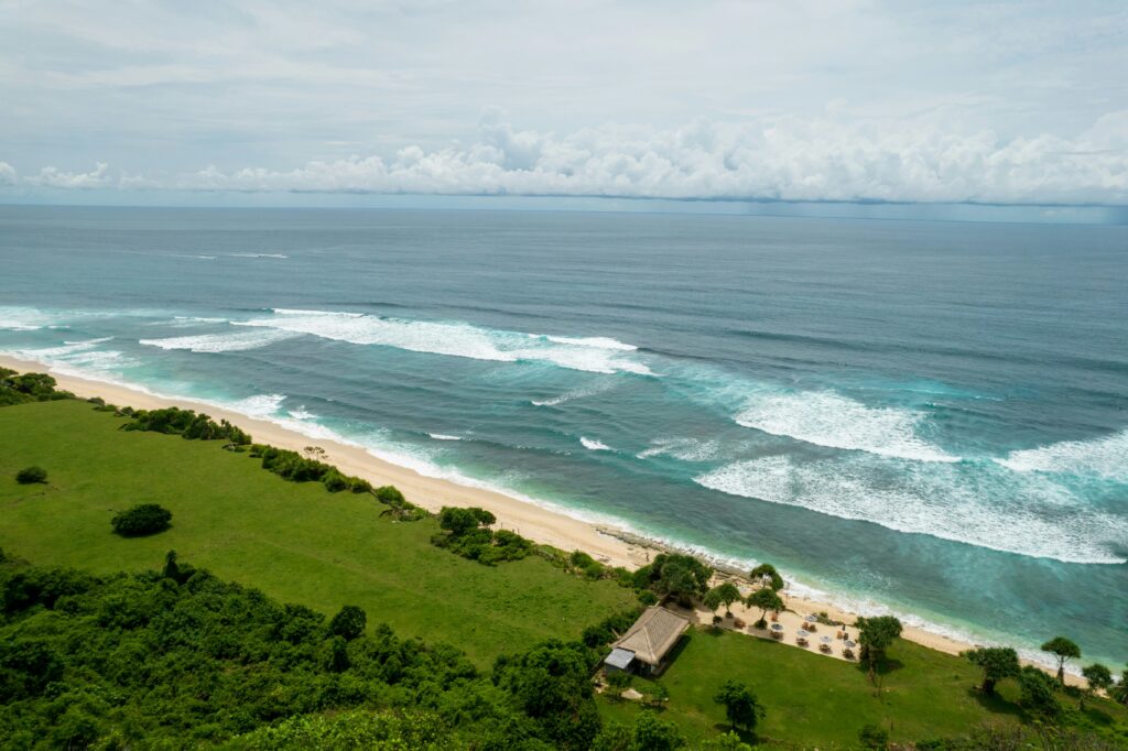 Uluwatu beach during day