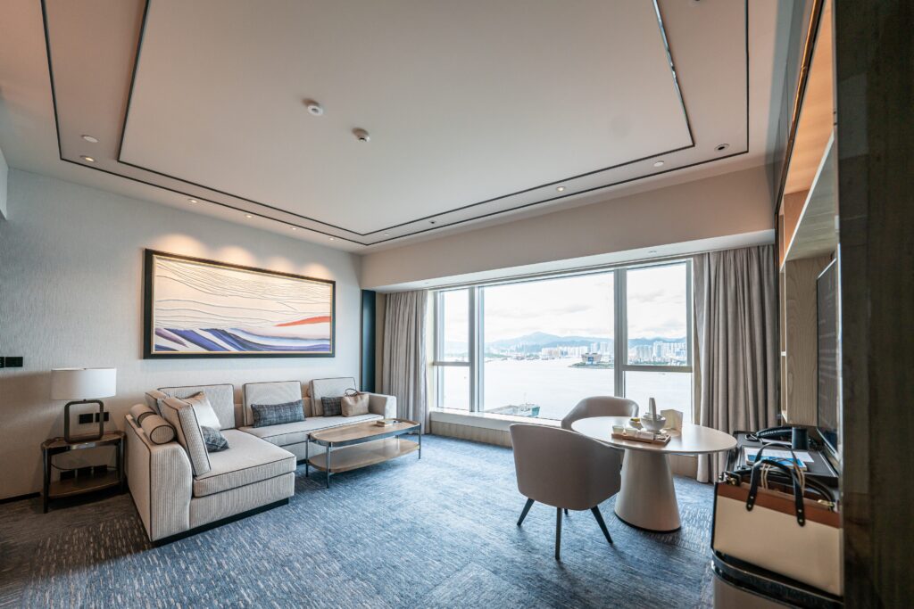Four Seasons Hong Kong room