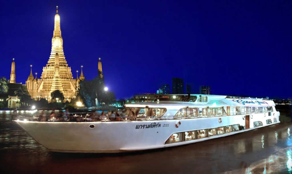Grand Pearl river cruise at night
